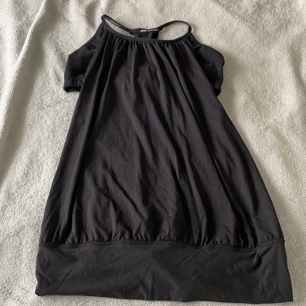 Black Lululemon tank w/ sports bra